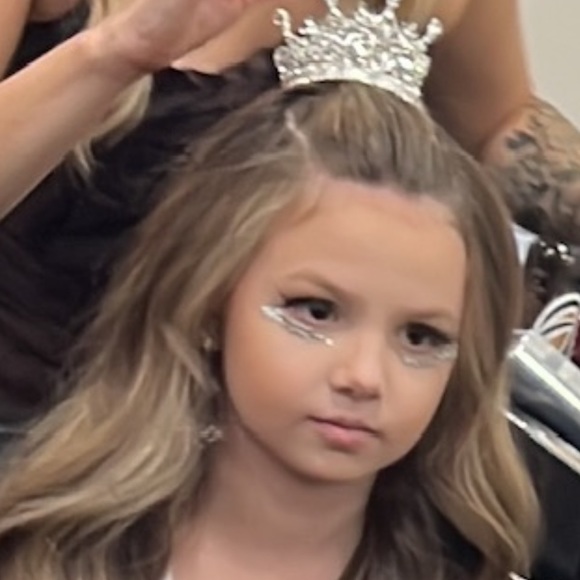 Meet your Posher, Kelly (and Presley) - Picture 5 of 12